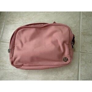 Lululemon Pink Pastel 2L Everywhere Belt Bag